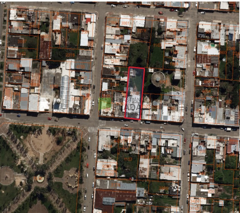 Casa ID.1023 - 744 m2 en centro de San Carlos, construcciones a reciclar, ideal proyecto