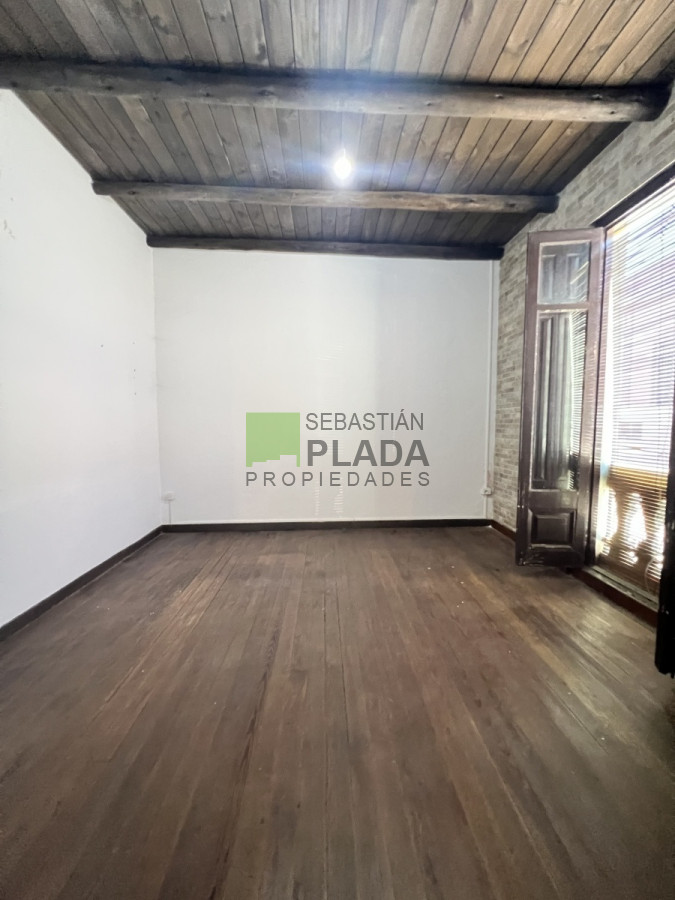 Casa ID.679 - ¡ATENCIÓN PRÓXIMAMENTE! Casa 4 Dormitorios con garaje en alquiler en el Centro de San Carlos