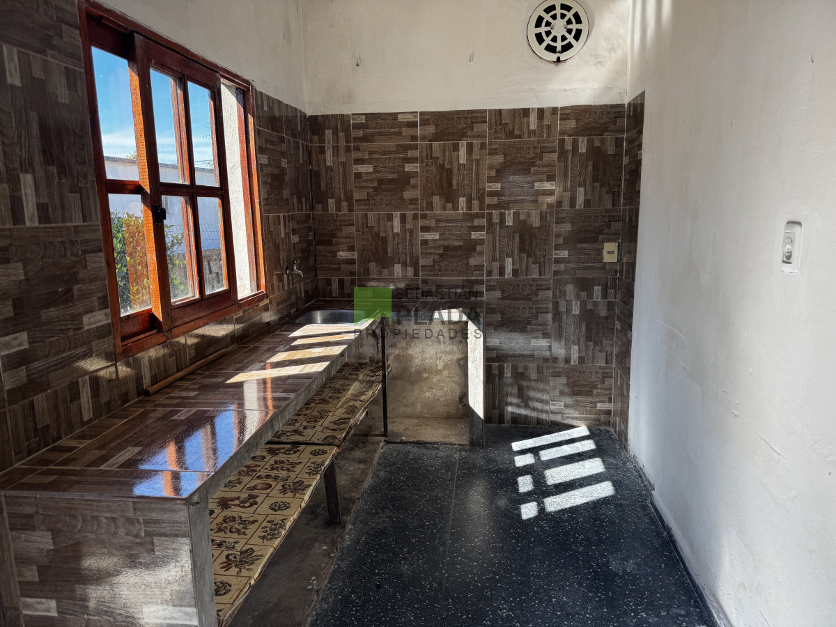 Casa ID.956 - Casa de Plancha 2 dormitorios, muy lumoinoso bien orientada.