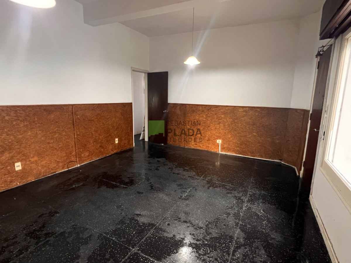 Casa ID.718 - Casa de 3 Dormitorios Céntrica, con garaje en Venta