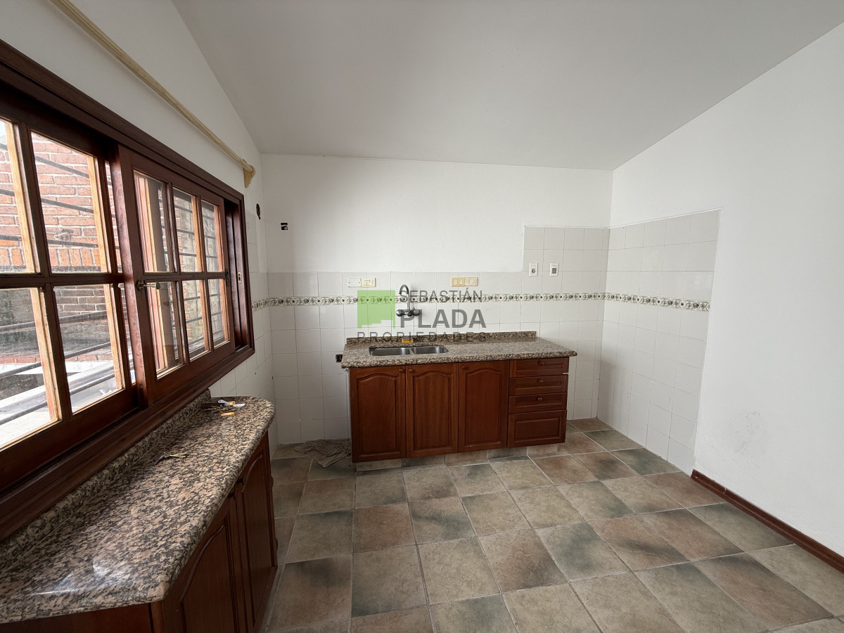 Casa ID.1012 - Casa Plancha 2 Dormitorios con Cochera.