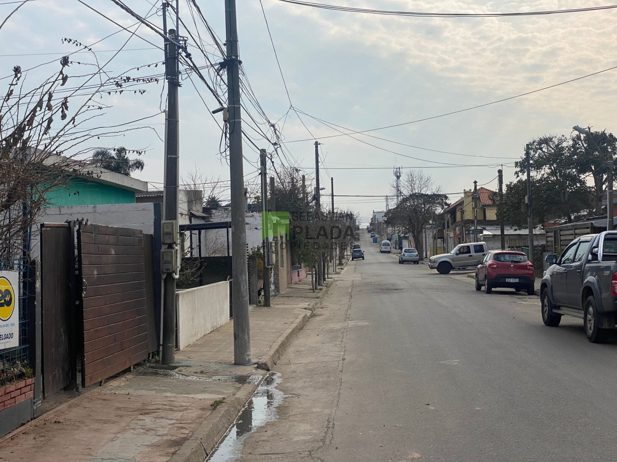 Casa ID.909 - Casa de 3 Dormitorios y Patio en Venta en el Centro de San Carlos