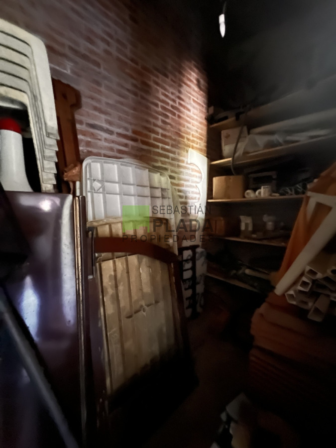 Casa ID.810 - En Venta, Muy buena casa 4 dormitorios y servicio.