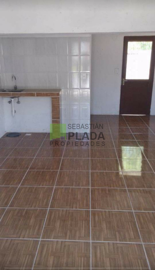 Casa ID.523 - tres apartamento en un mismo padrón, sobre Avenida.