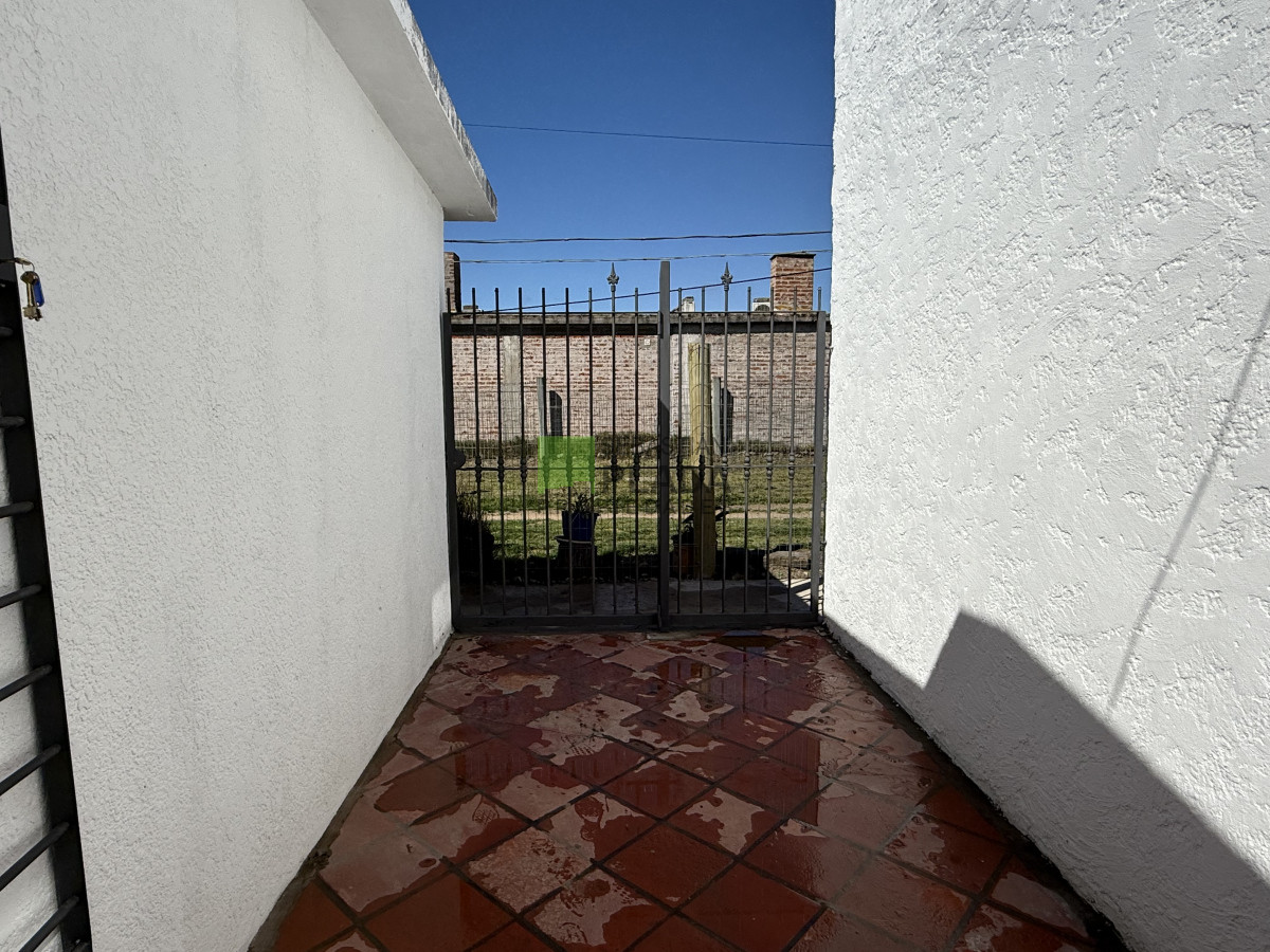 Casa ID.1012 - Casa Plancha 2 Dormitorios con Cochera.
