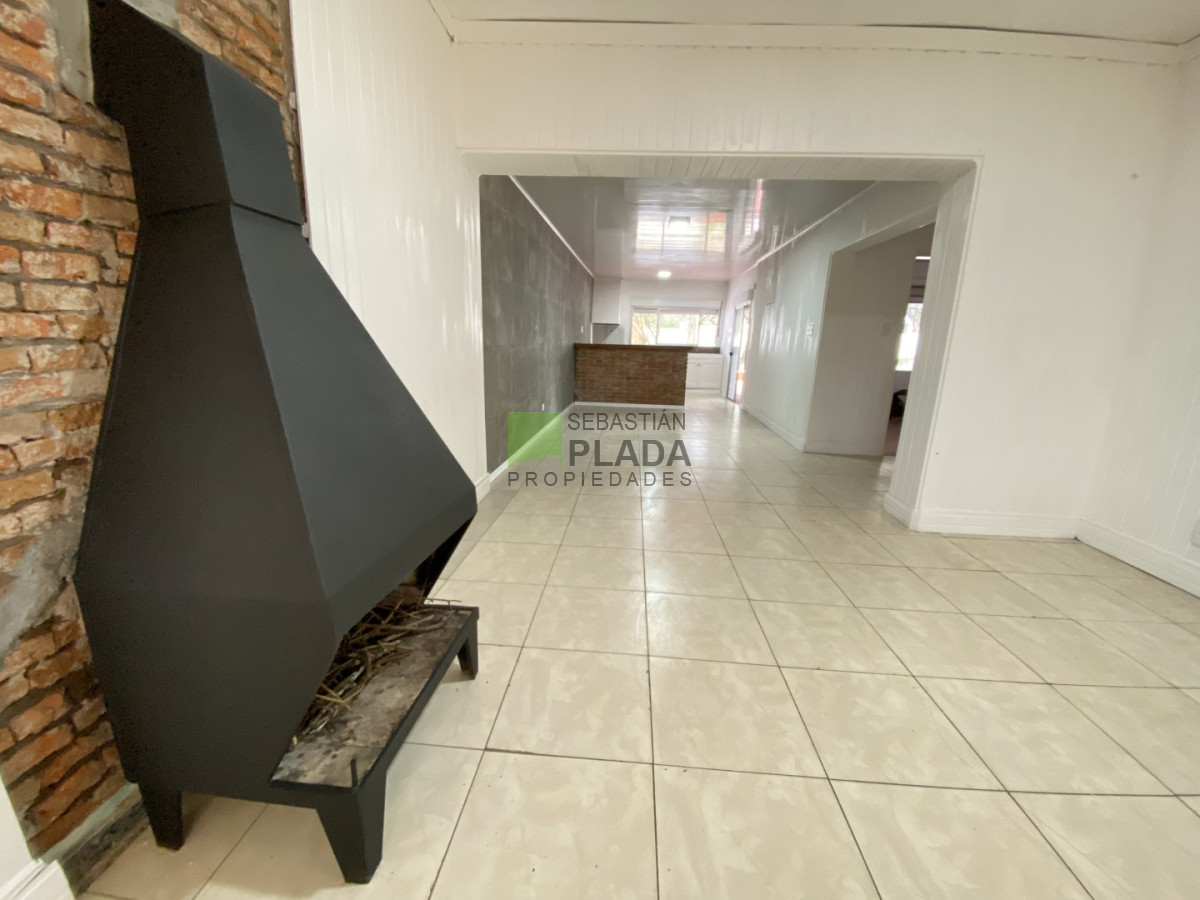 Casa ID.210 - Casa 2 dormitorios, cochera amplia en Venta en San Carlos