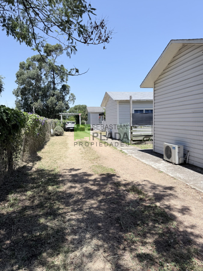 Casa ID.1042 - En alquiler 2 dormitorios, cochera