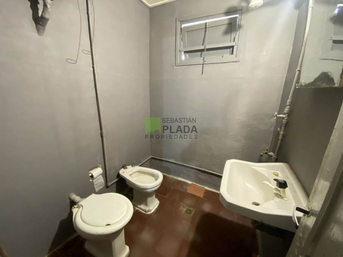 Casa ID.930 - Casa Céntrica 2 Dormitorios y Garaje en Venta en San Carlos