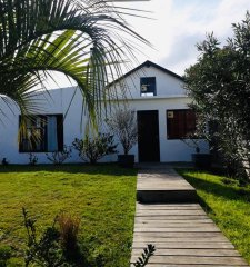 Casa y apartamentos en La Juanita, pegado a José Ignacio