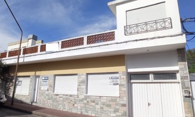 Casa de 3 Dormitorios Céntrica, con garaje en Venta