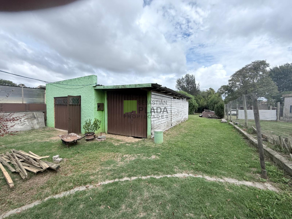 Galpón ID.981 - Galpón con Terreno de 838 frente al Liceo 2