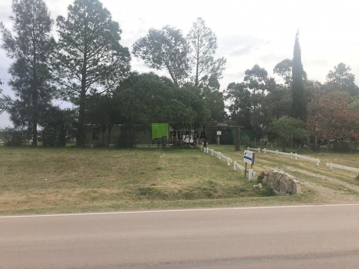 Chacra ID.176 - Chacra a 15 minutos de Punta del Este. 3 dormitorios, casita de huespedes, capacidad 10 personas