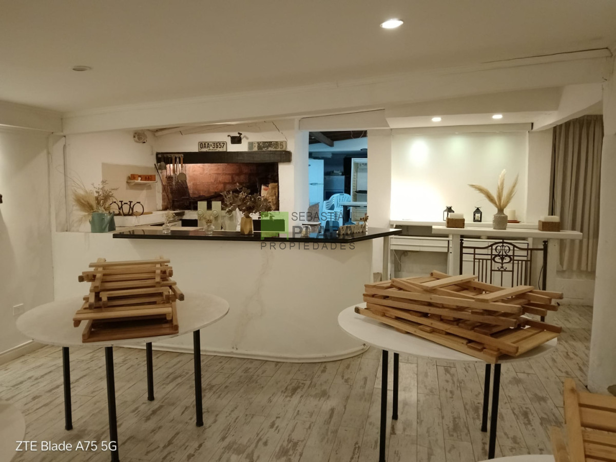 Local Comercial ID.1104 - Salón de Fiestas totalmente equipado, con Casa Habitación de 1 dormitorio en Venta en San Carlos