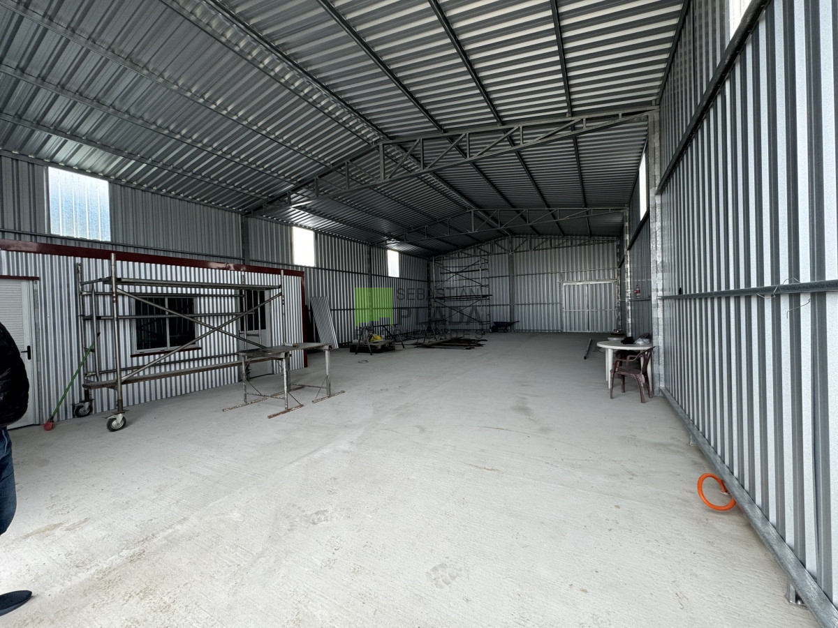 Local Comercial ID.925 - El Alquiler Gran Local a 700 metros de Ruta 9