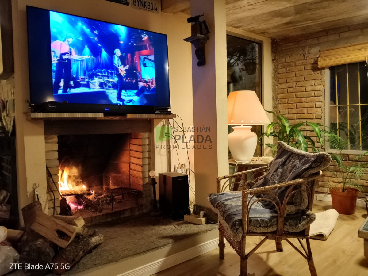 Local Comercial ID.1104 - Salón de Fiestas totalmente equipado, con Casa Habitación de 1 dormitorio en Venta en San Carlos
