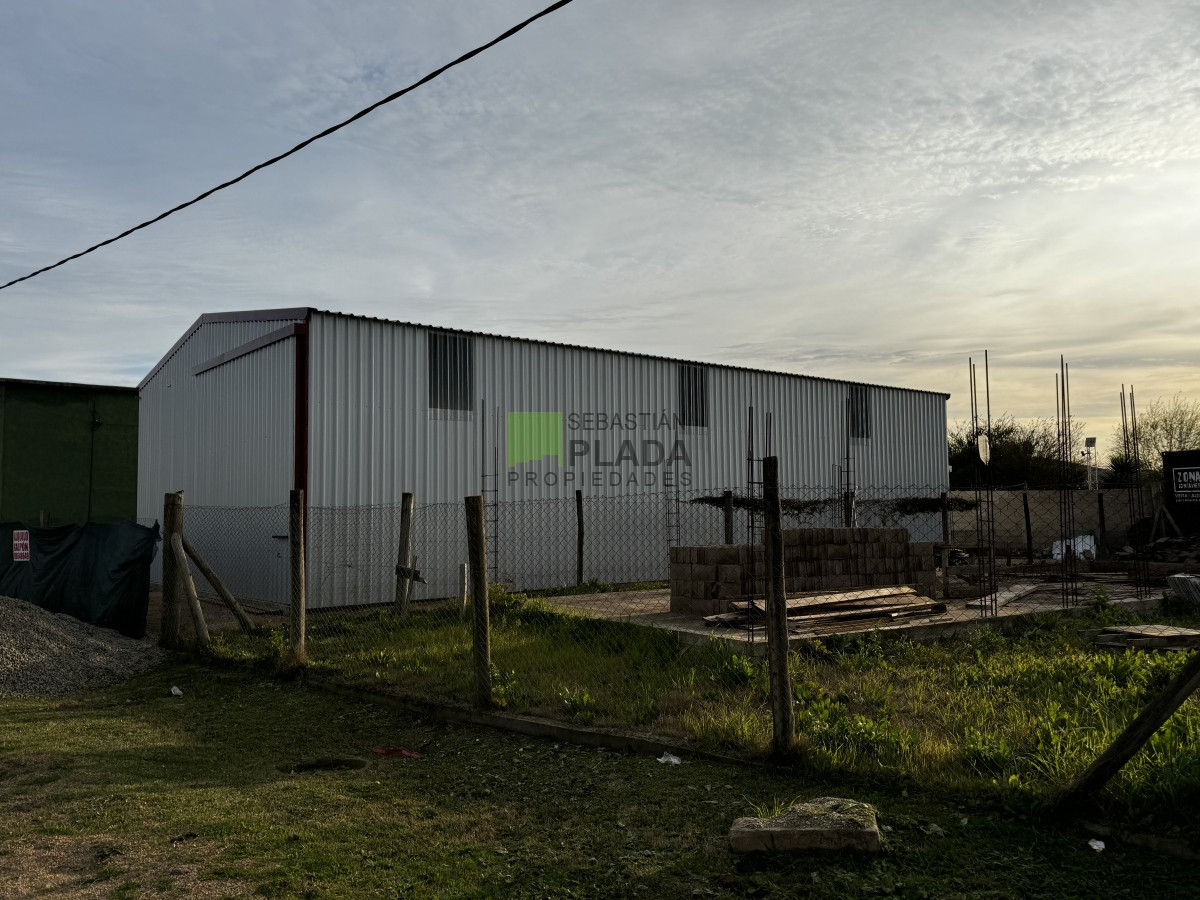 Local Comercial ID.925 - El Alquiler Gran Local a 700 metros de Ruta 9