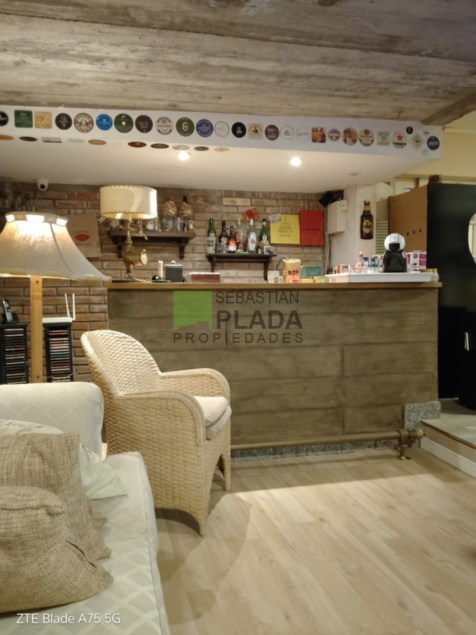Local Comercial ID.1104 - Salón de Fiestas totalmente equipado, con Casa Habitación de 1 dormitorio en Venta en San Carlos
