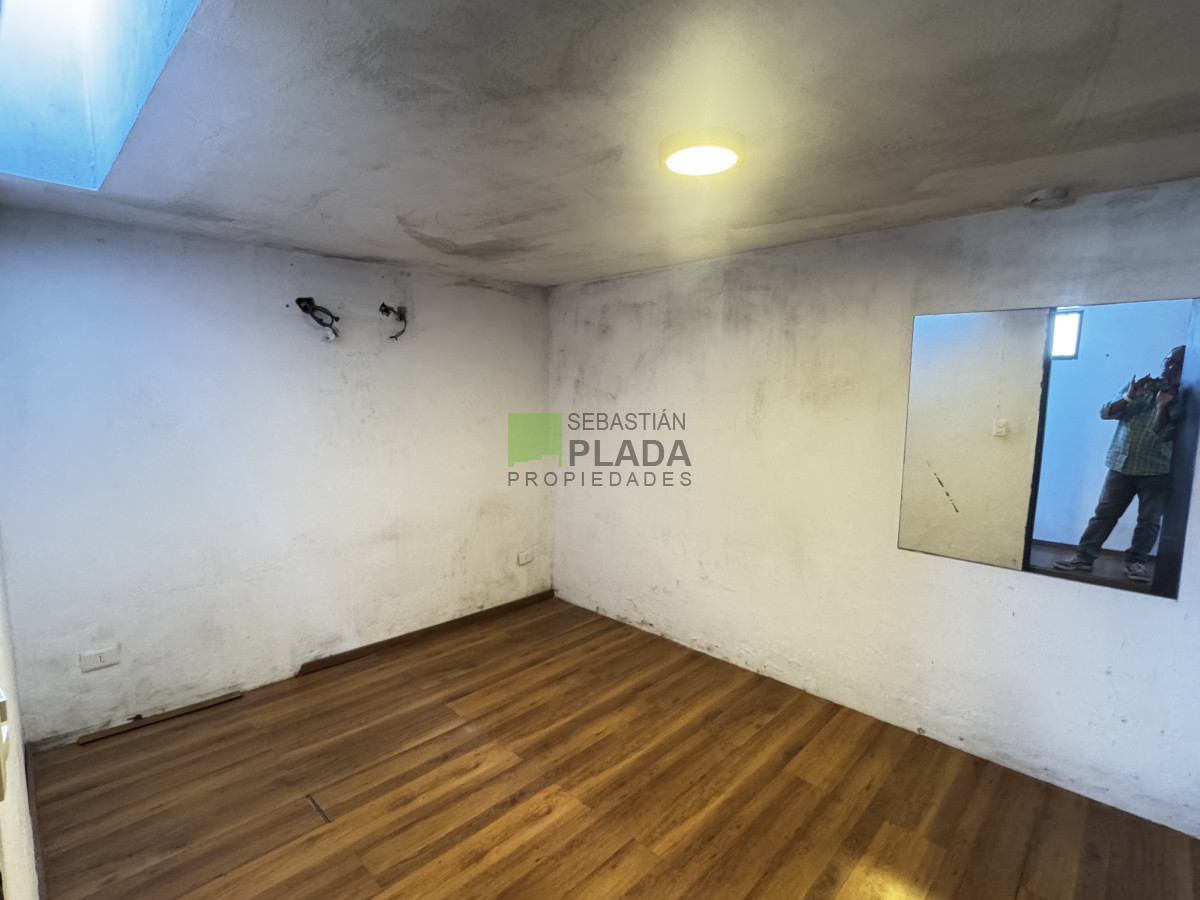 Local Comercial ID.975 - Local Centrico sobre 25 de Agosto