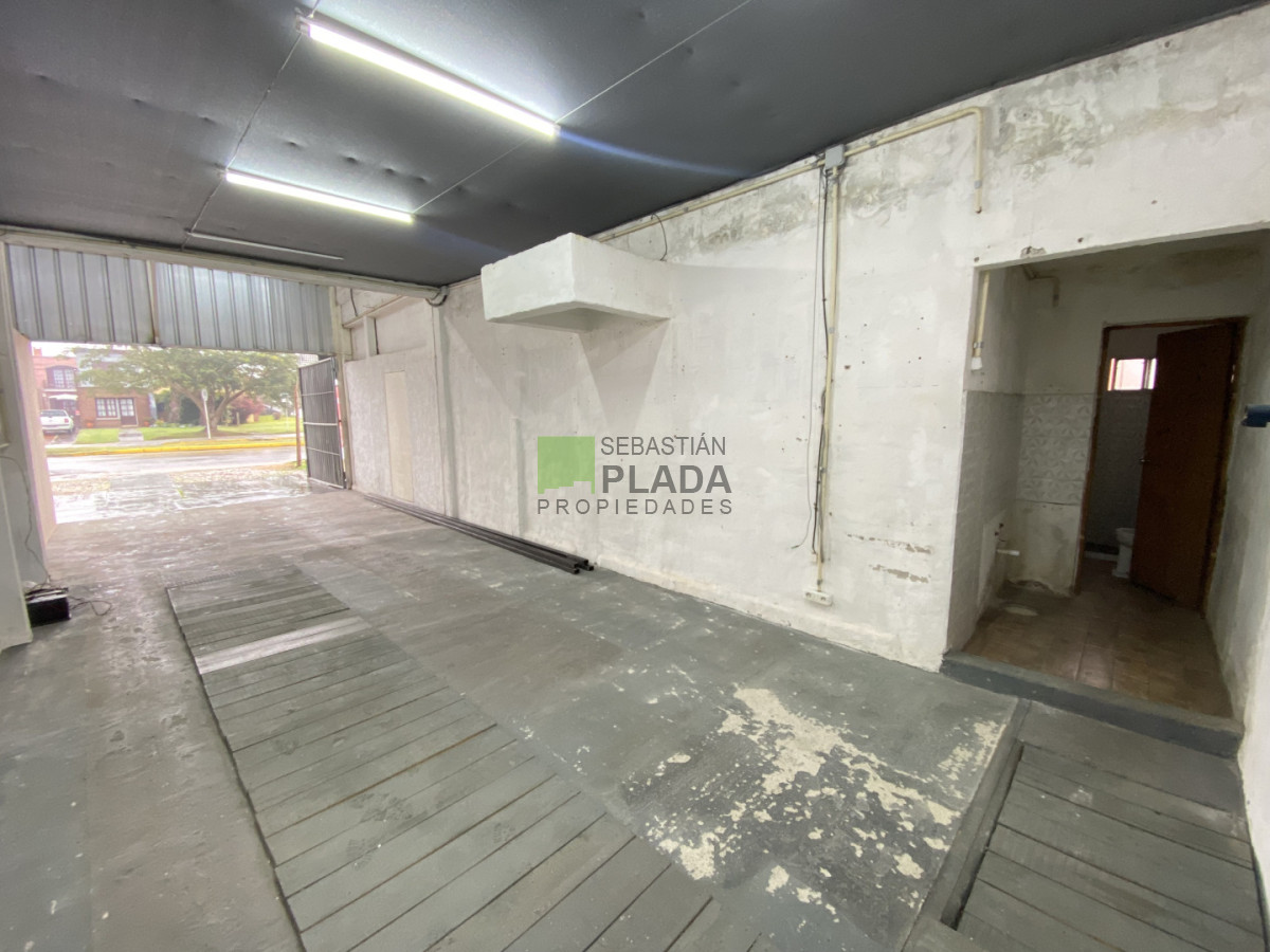 Local Comercial ID.416 - Local con Galpón en Alquiler en San Carlos