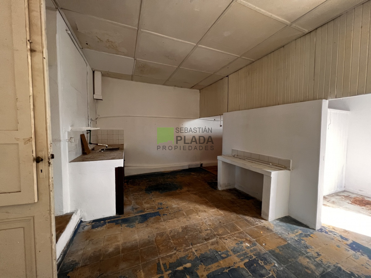 Local Comercial ID.614 - Muy buena esquina Comercial