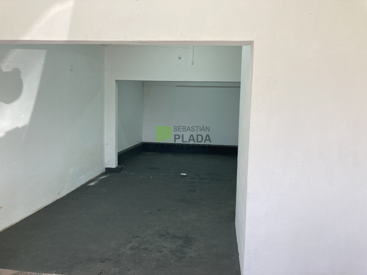 Local Comercial ID.757 - Alquilo. Local 40 m2 en esquina comercial. 