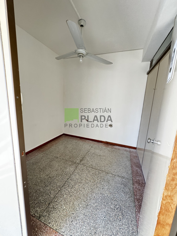 Local Comercial ID.957 - Buen Local sobre avenida Alvariza ideal Estudio.