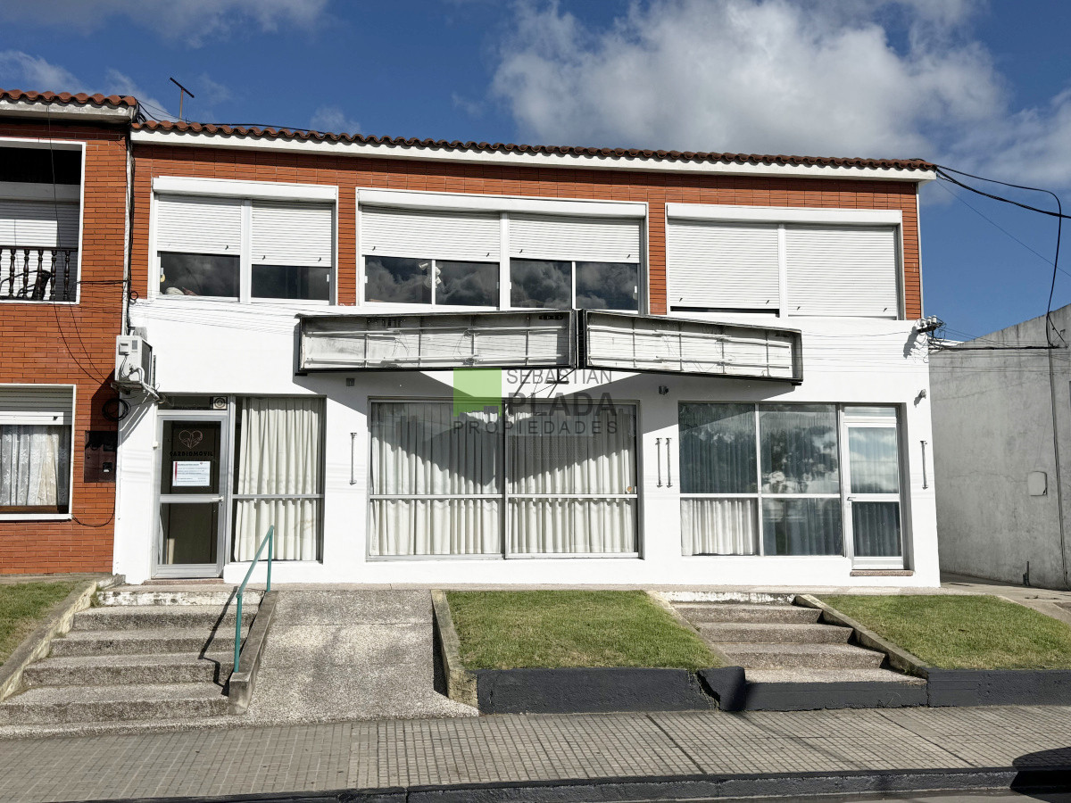 Local Comercial ID.957 - Buen Local sobre avenida Alvariza ideal Estudio.