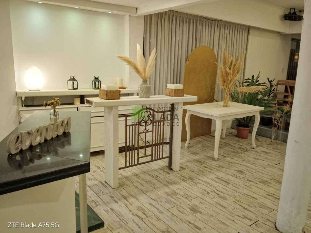 Local Comercial ID.1104 - Salón de Fiestas totalmente equipado, con Casa Habitación de 1 dormitorio en Venta en San Carlos