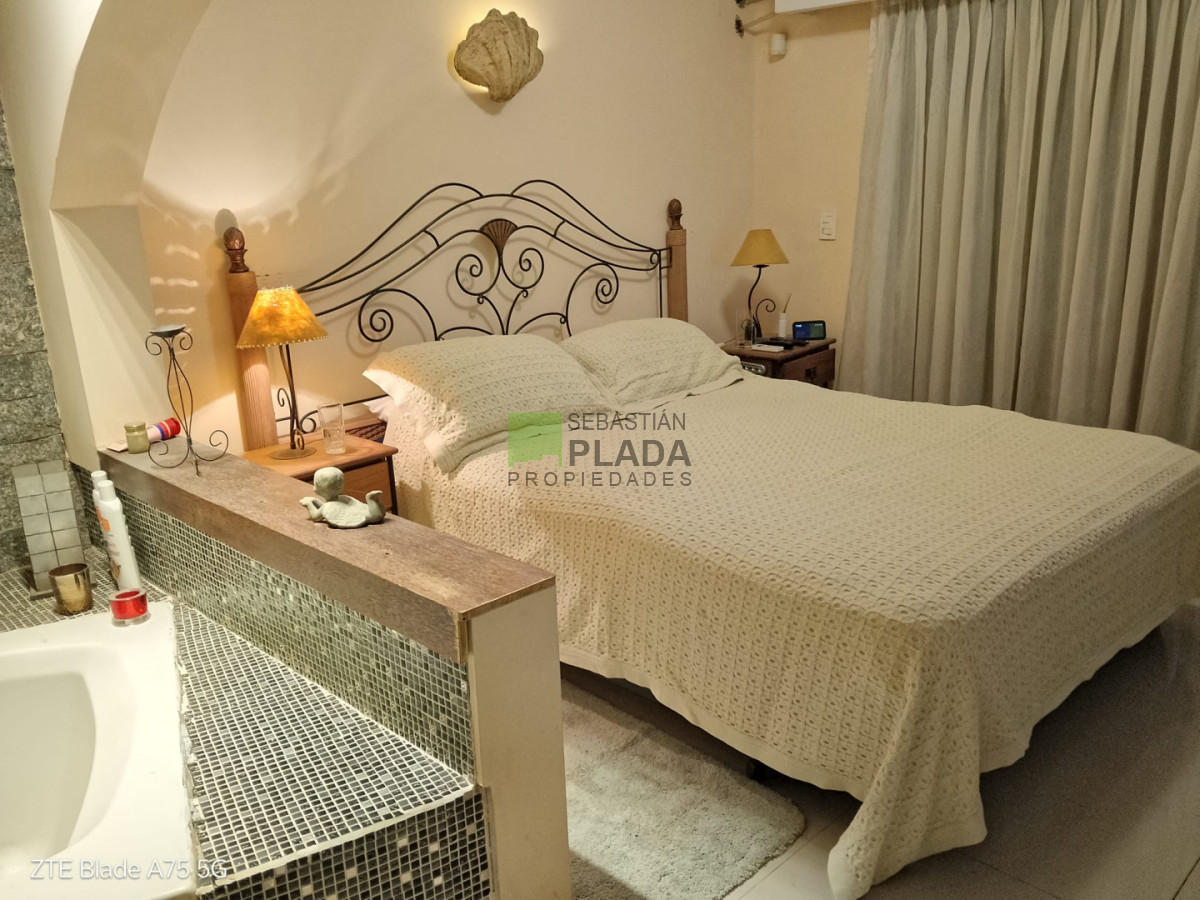 Local Comercial ID.1104 - Salón de Fiestas totalmente equipado, con Casa Habitación de 1 dormitorio en Venta en San Carlos