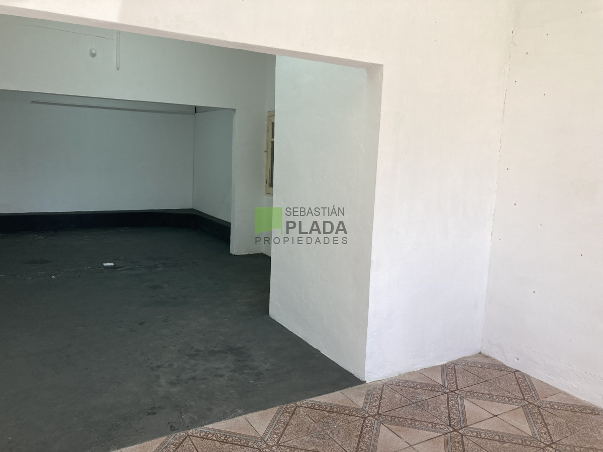Local Comercial ID.757 - Alquilo. Local 40 m2 en esquina comercial. 