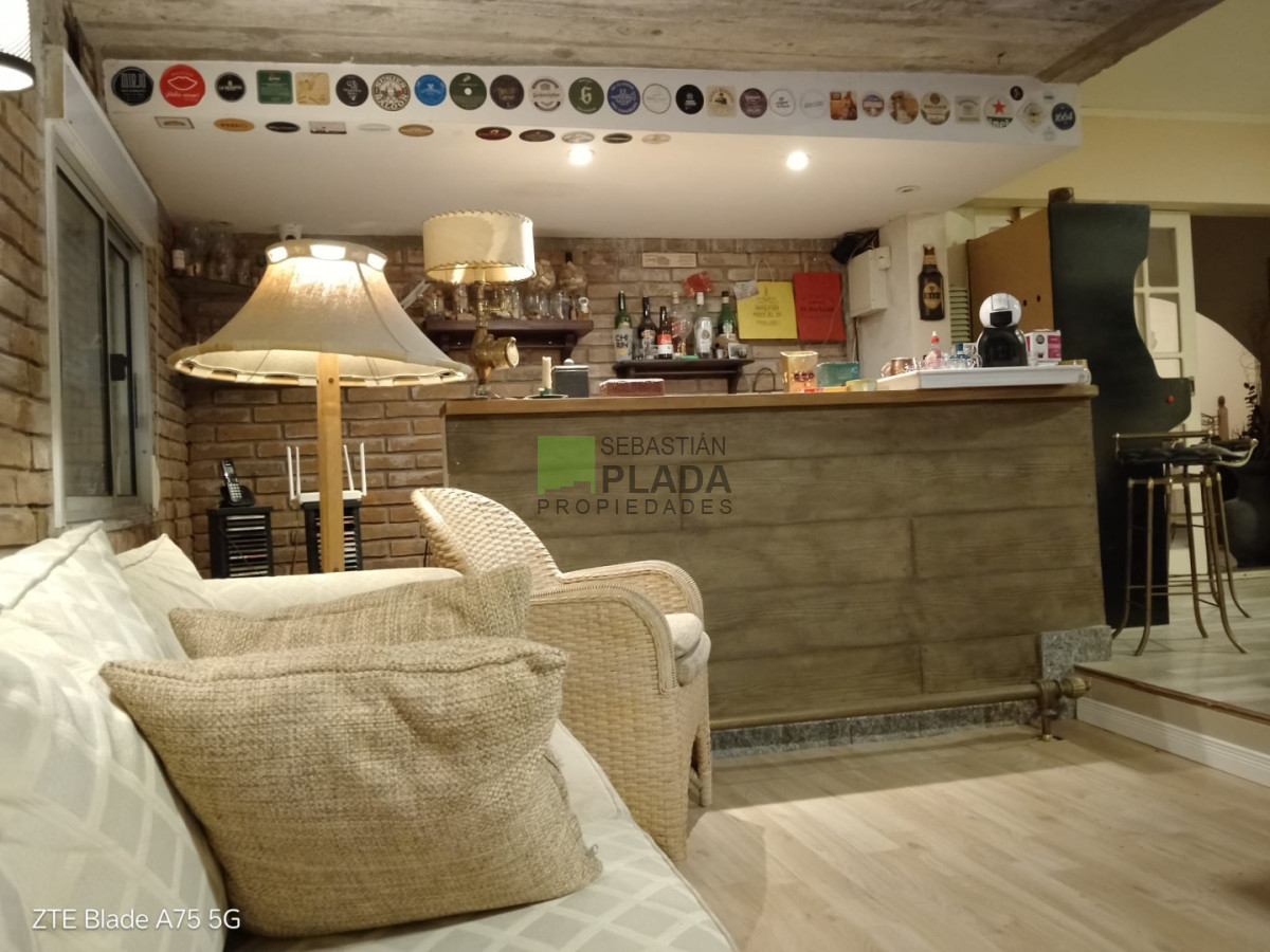 Local Comercial ID.1104 - Salón de Fiestas totalmente equipado, con Casa Habitación de 1 dormitorio en Venta en San Carlos
