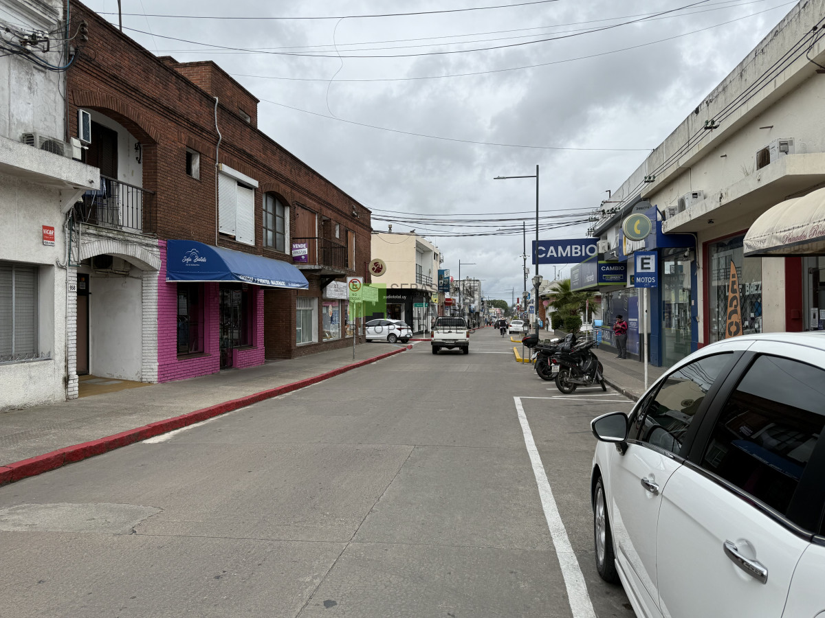 Local Comercial ID.1030 - Local Centro de San Carlos, multirubro