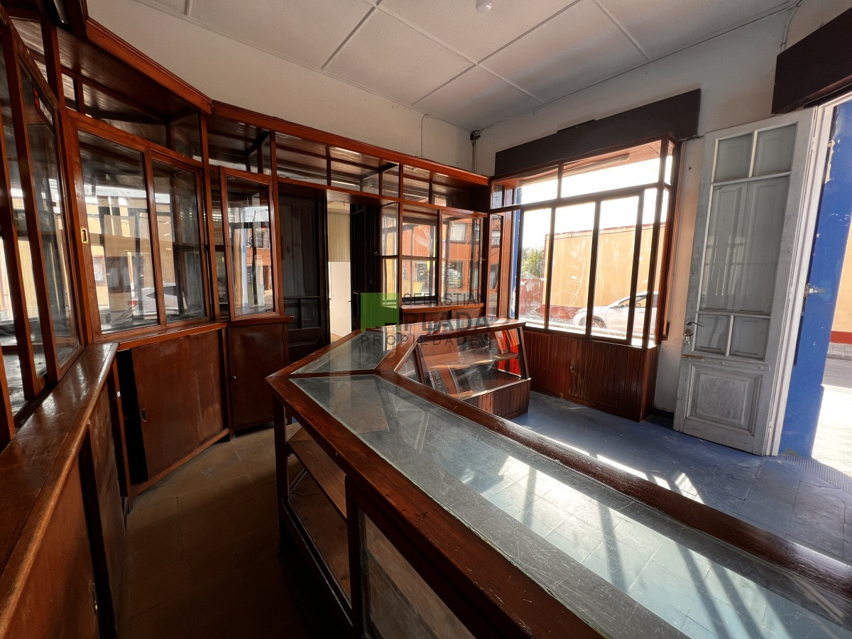 Local Comercial ID.614 - Muy buena esquina Comercial