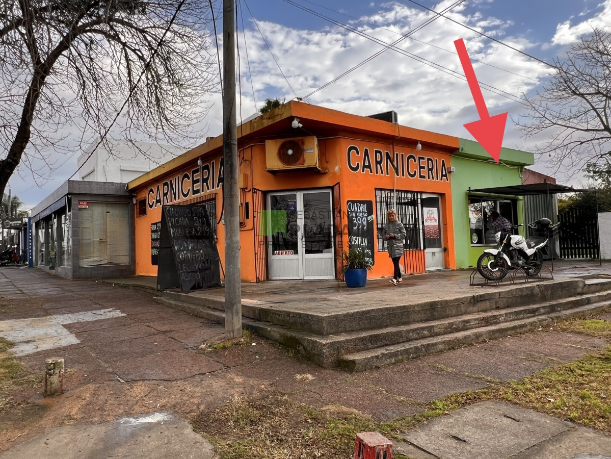Local Comercial ID.757 - Alquilo. Local 40 m2 en esquina comercial. 