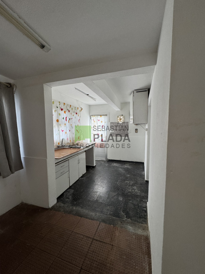Local Comercial ID.957 - Buen Local sobre avenida Alvariza ideal Estudio.