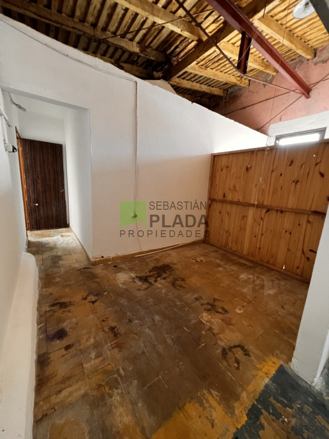 Local Comercial ID.614 - Muy buena esquina Comercial