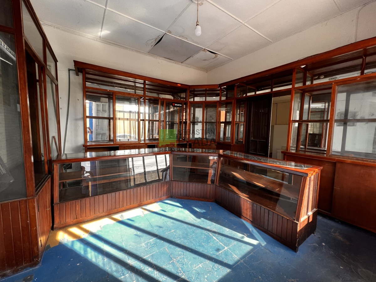Local Comercial ID.614 - Muy buena esquina Comercial