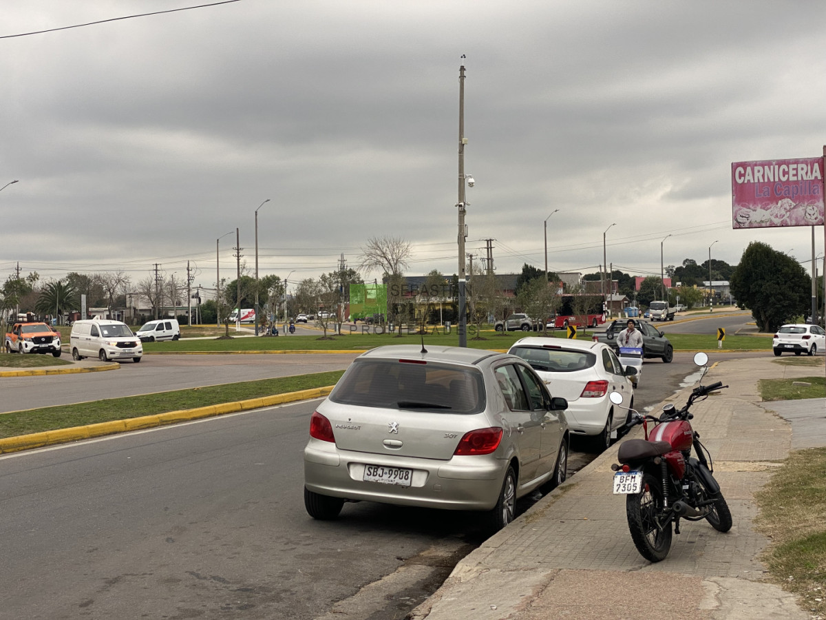 Local Comercial ID.416 - Local con Galpón en Alquiler en San Carlos