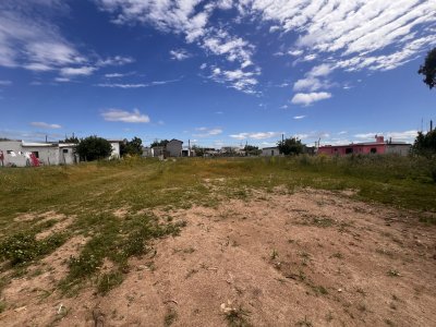 en venta. amplio terreno sobre avenida - pld817t