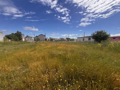 en venta. amplio terreno sobre avenida - pld817t