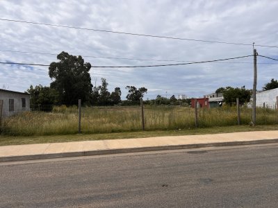 en venta. amplio terreno sobre avenida - pld817t