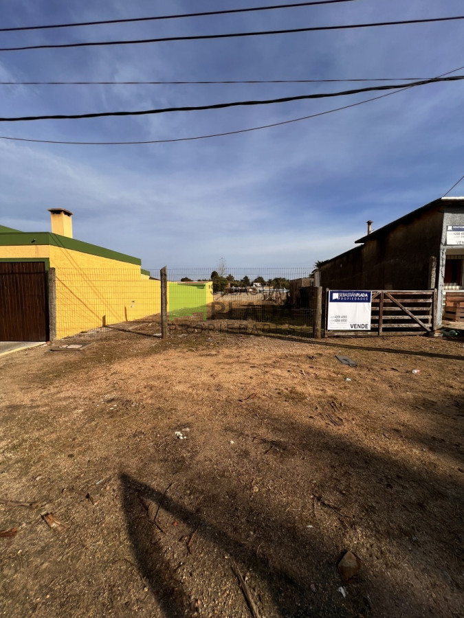 Terreno ID.638 - Buen Lote de 418 metros cuadrados, con agua y saneamiento.