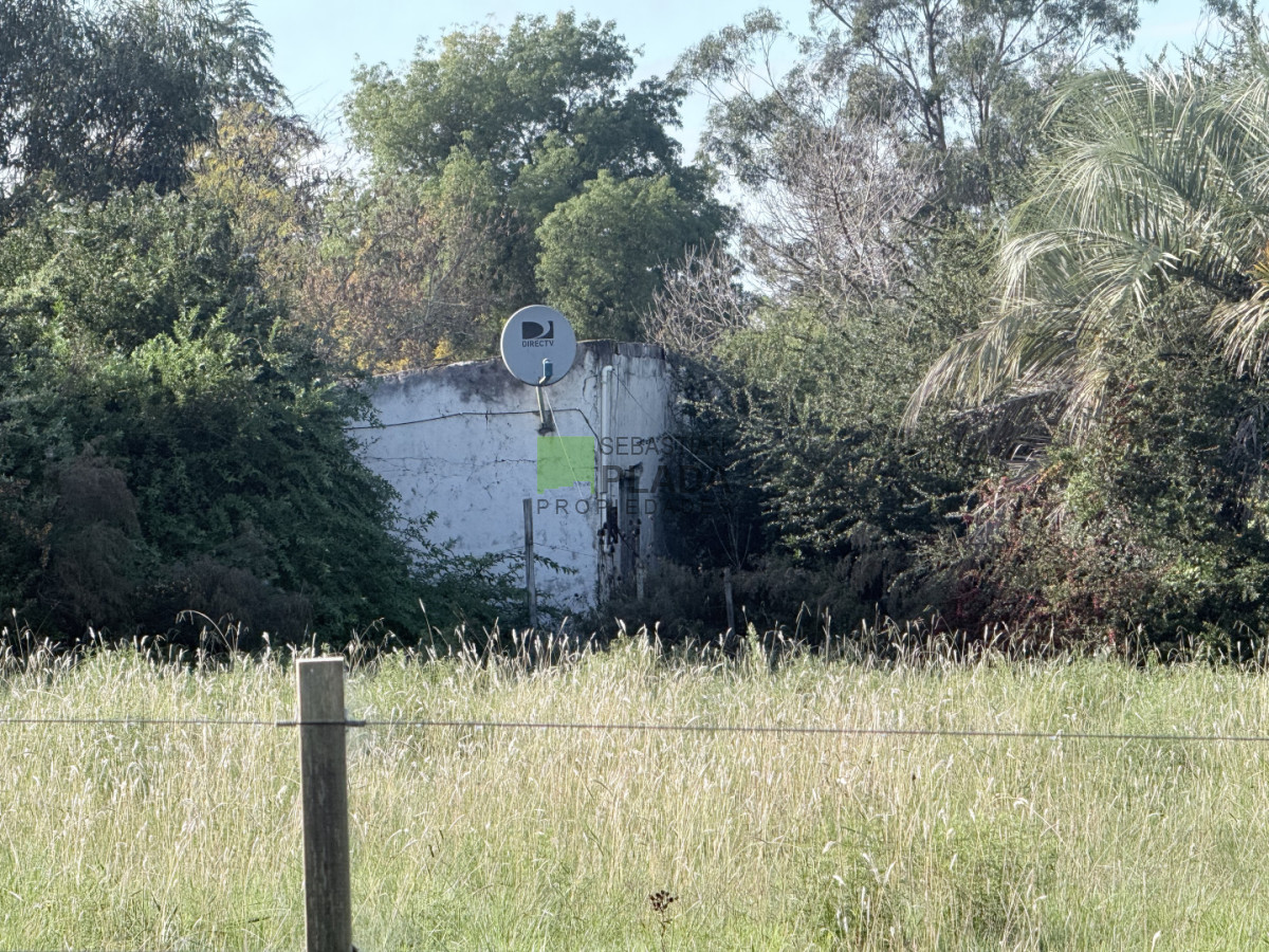 Terreno ID.1079 - Amplio Lote en El Edén con construcciones, frente a dos calles, pegado a la Capilla.