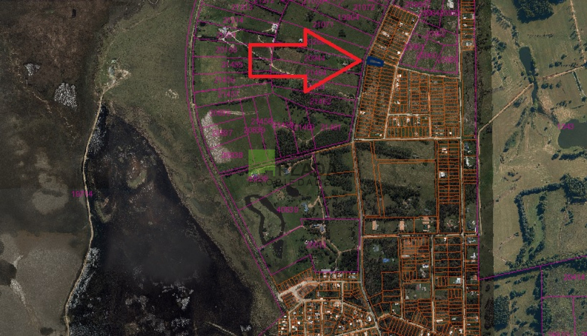 Terreno ID.255 - Lote Esquinero 1229 metros cobre camino Eguzquiza en Venta en El Tesoro