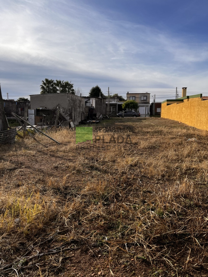 Terreno ID.638 - Buen Lote de 418 metros cuadrados, con agua y saneamiento.