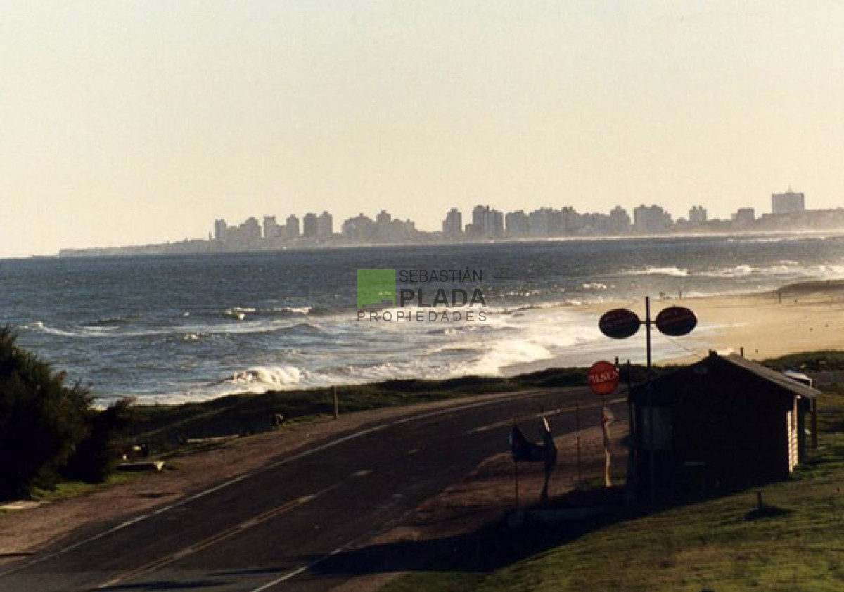 Terreno ID.317 - Lote esquinero en El Chorro a 100 metros de la playa
