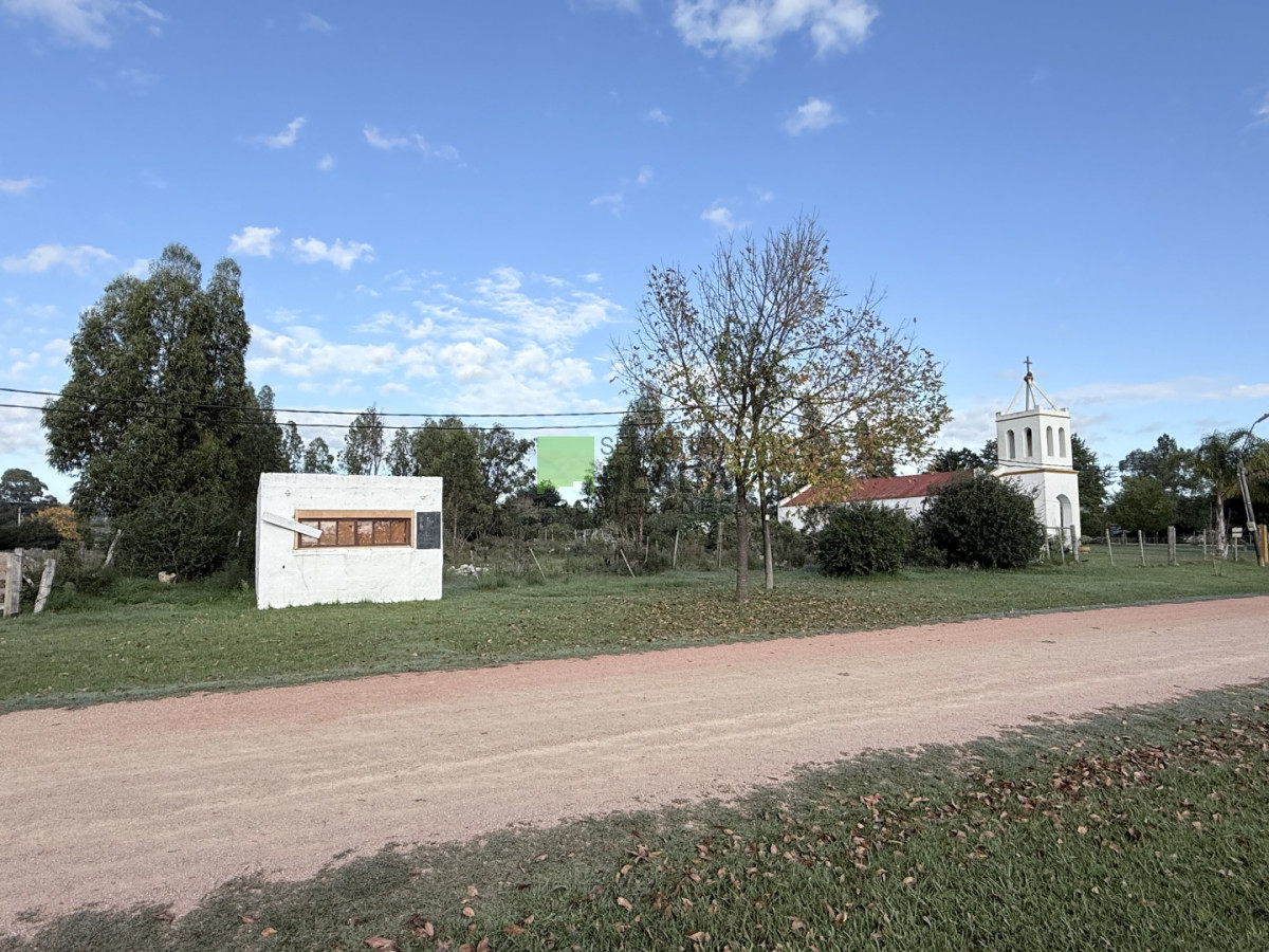 Terreno ID.1079 - Amplio Lote en El Edén con construcciones, frente a dos calles, pegado a la Capilla.