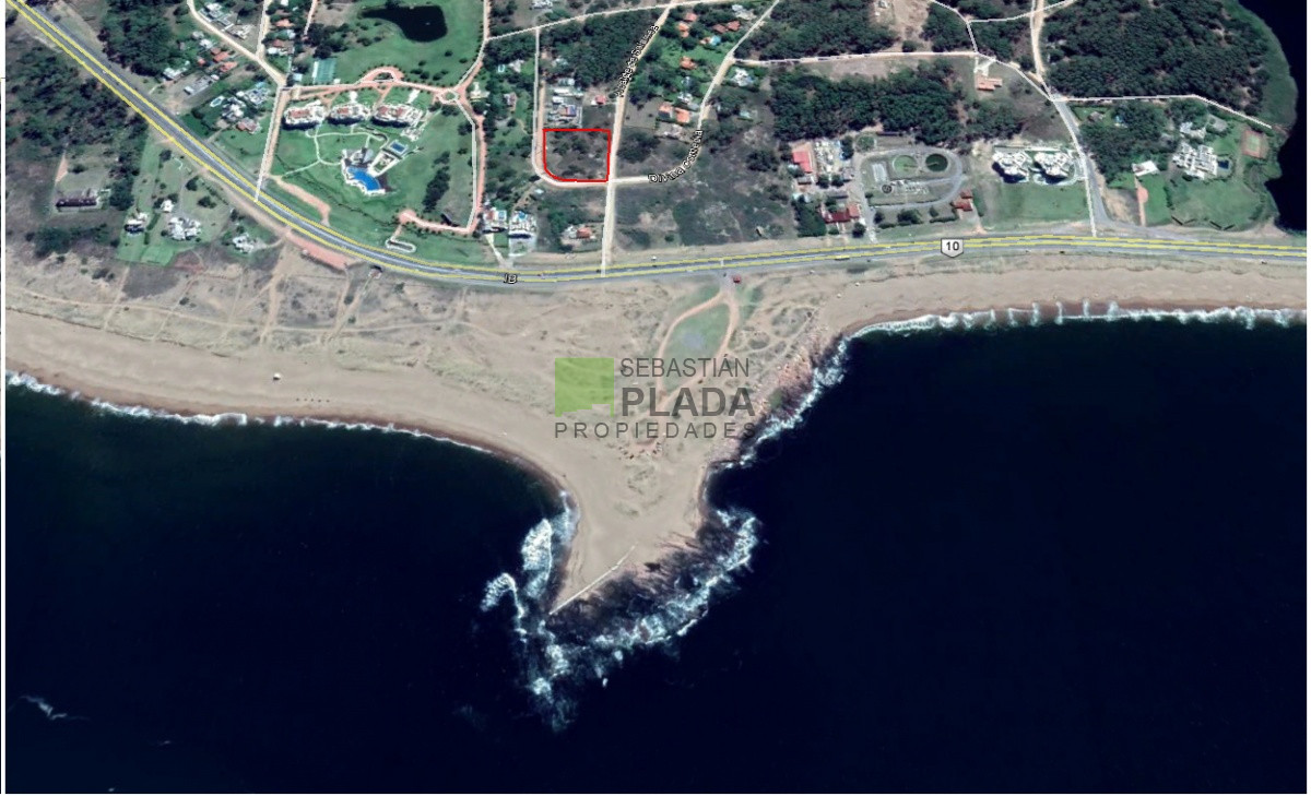 Terreno ID.173 - Gran lote esquinero en Piedra del Chileno a metros del mar