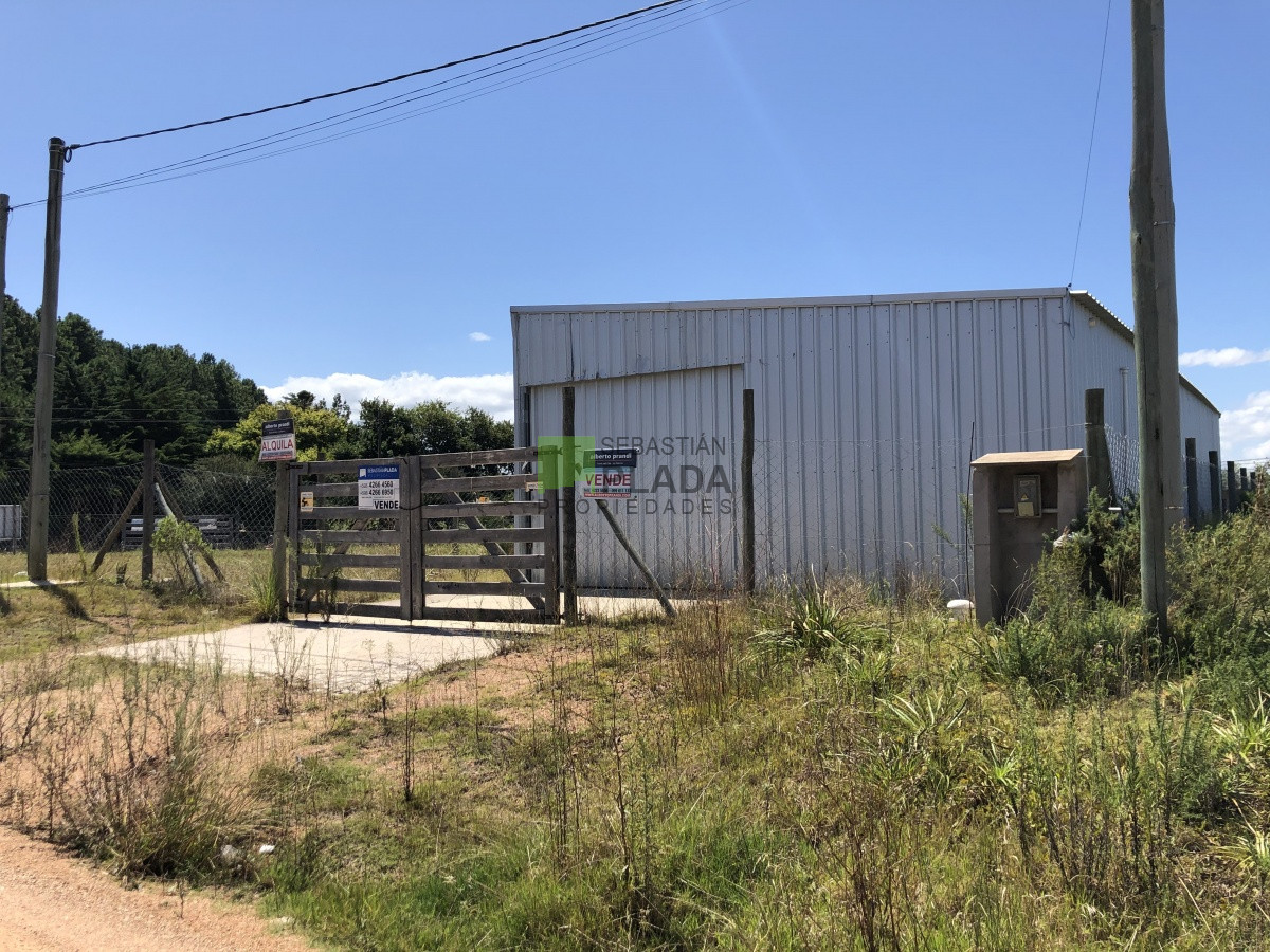 Terreno ID.203 - Buen Lote de 900 metros en 3 padrones con galpón sobre Perimetral
