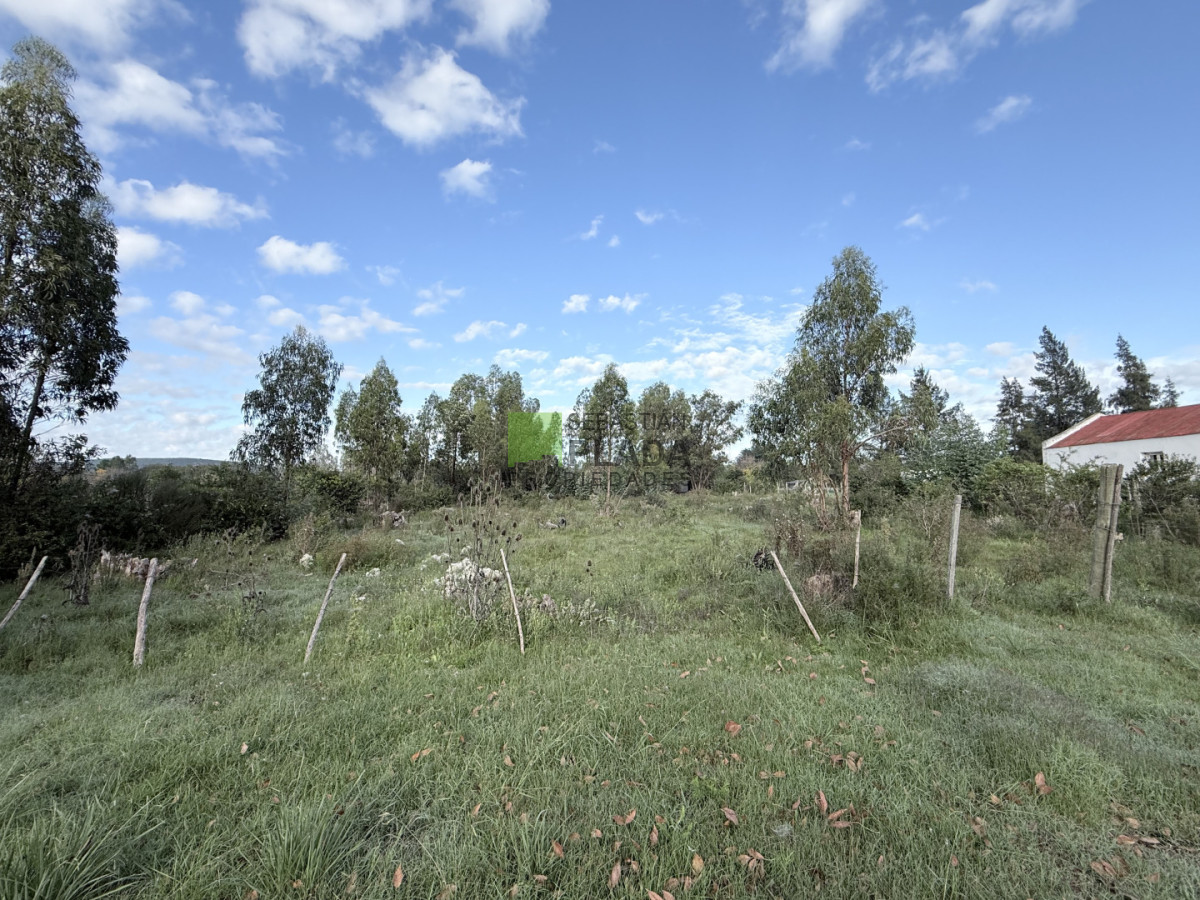Terreno ID.1079 - Amplio Lote en El Edén con construcciones, frente a dos calles, pegado a la Capilla.